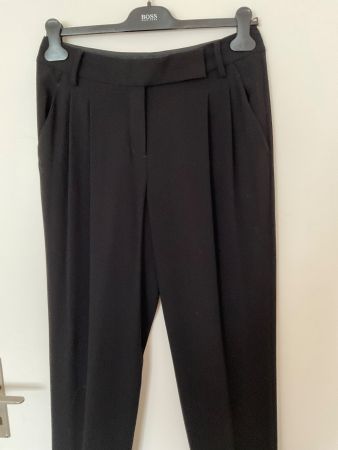 DKNY schöne Hose Gr 38 schwarz