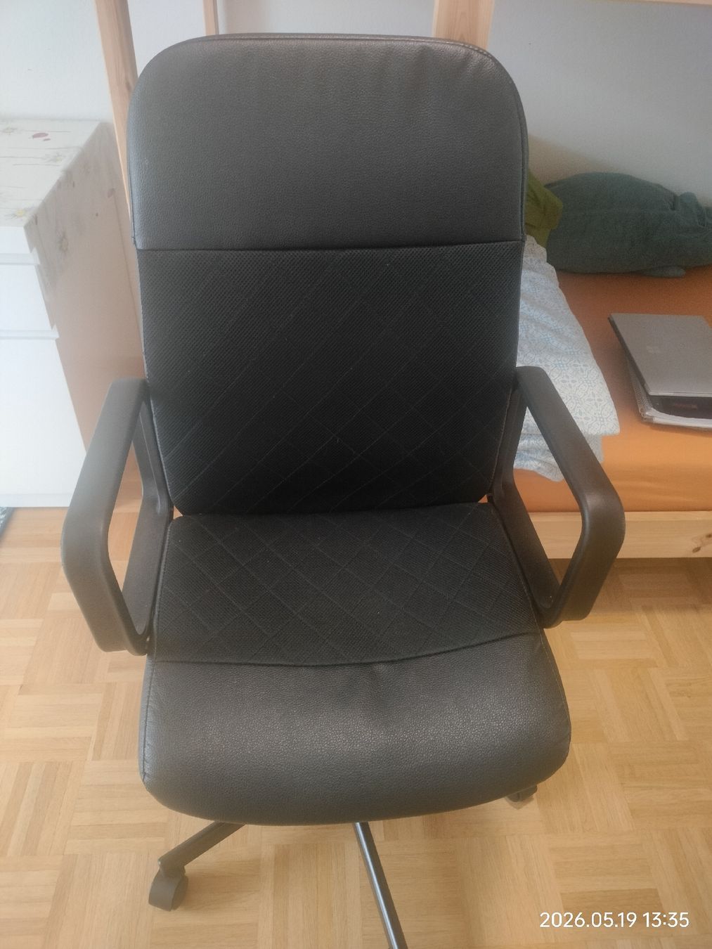 Ikea Chaises: Swivel chair Bomstad black – Neuf (Voir description) à Basel par vik_7qc8 3
