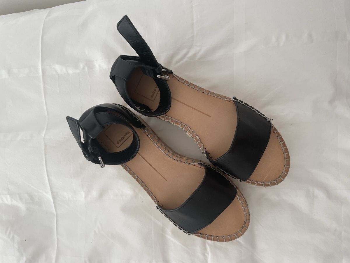 Scarpe da donna: Sandales compensées noires – Usato da Hauterive NE venduto da Liianna___ 2