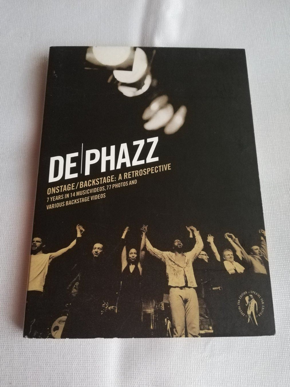 Tutti i DVDs: DE PHAZZ - ONSTAGE/BACKSTAGE: A RETROSPECTIVE – Usato da Bern venduto da Vinylsound.ch