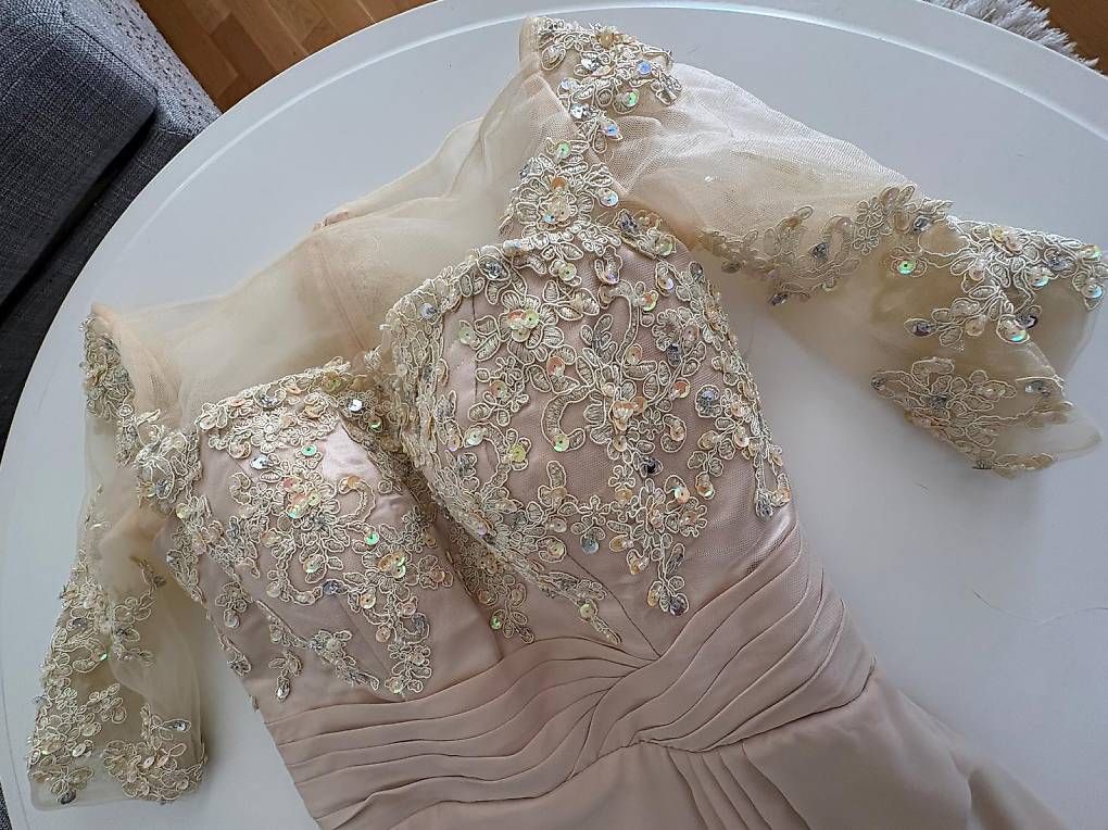 Vestiti: Festliches Kleid  – Usato da Basel venduto da Jador01