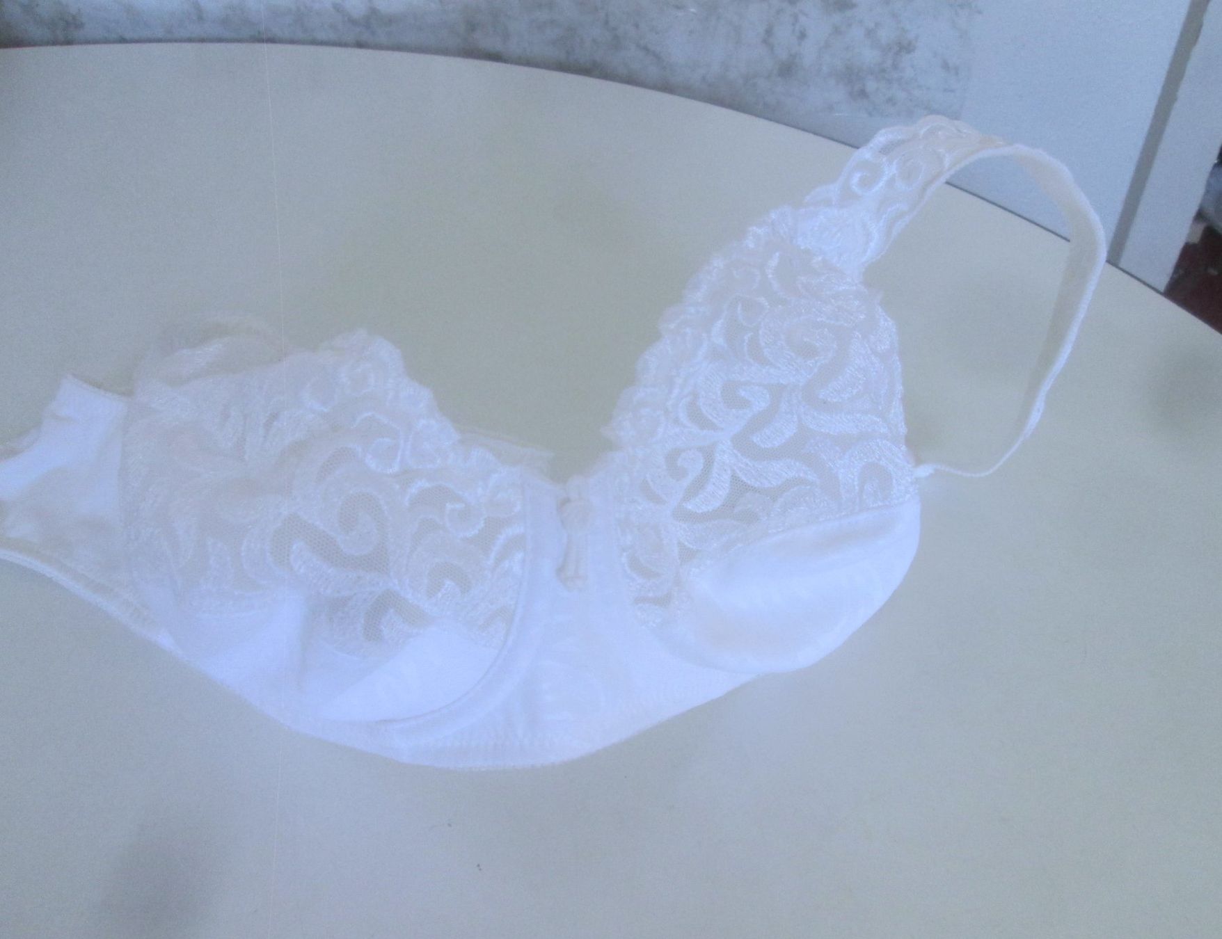 Altra biancheria intima: 1 neue Felina BHs, Größe C. 80 – Usato da Sementina venduto da babucia
