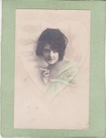 Kitsch Frau mit Zigarette Herz