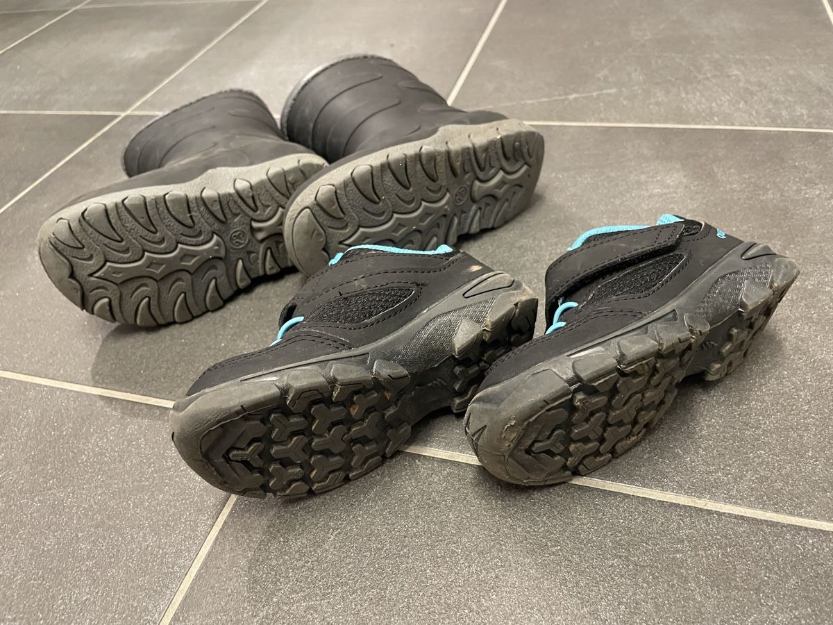 Scarpe per ragazzi: Stiefel und Schuhe gr.23 – Usato da Winkel venduto da jen_5wrx 3