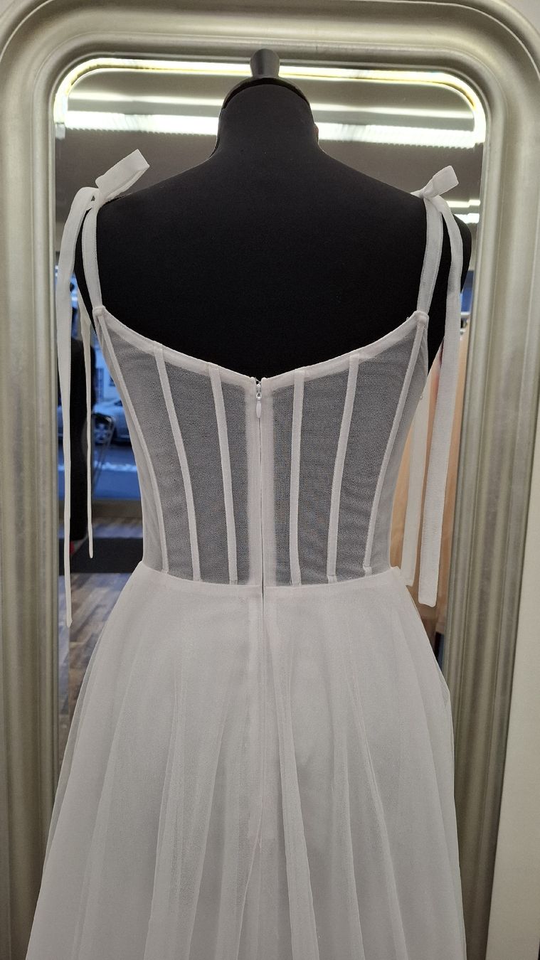 Vestiti: Brautkleid mit Corsage, Grösse 36 – Nuovo (secondo la descrizione) da Uster venduto da VMT. 5