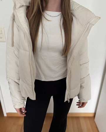 Weisse Winterjacke von Zara, Grösse M