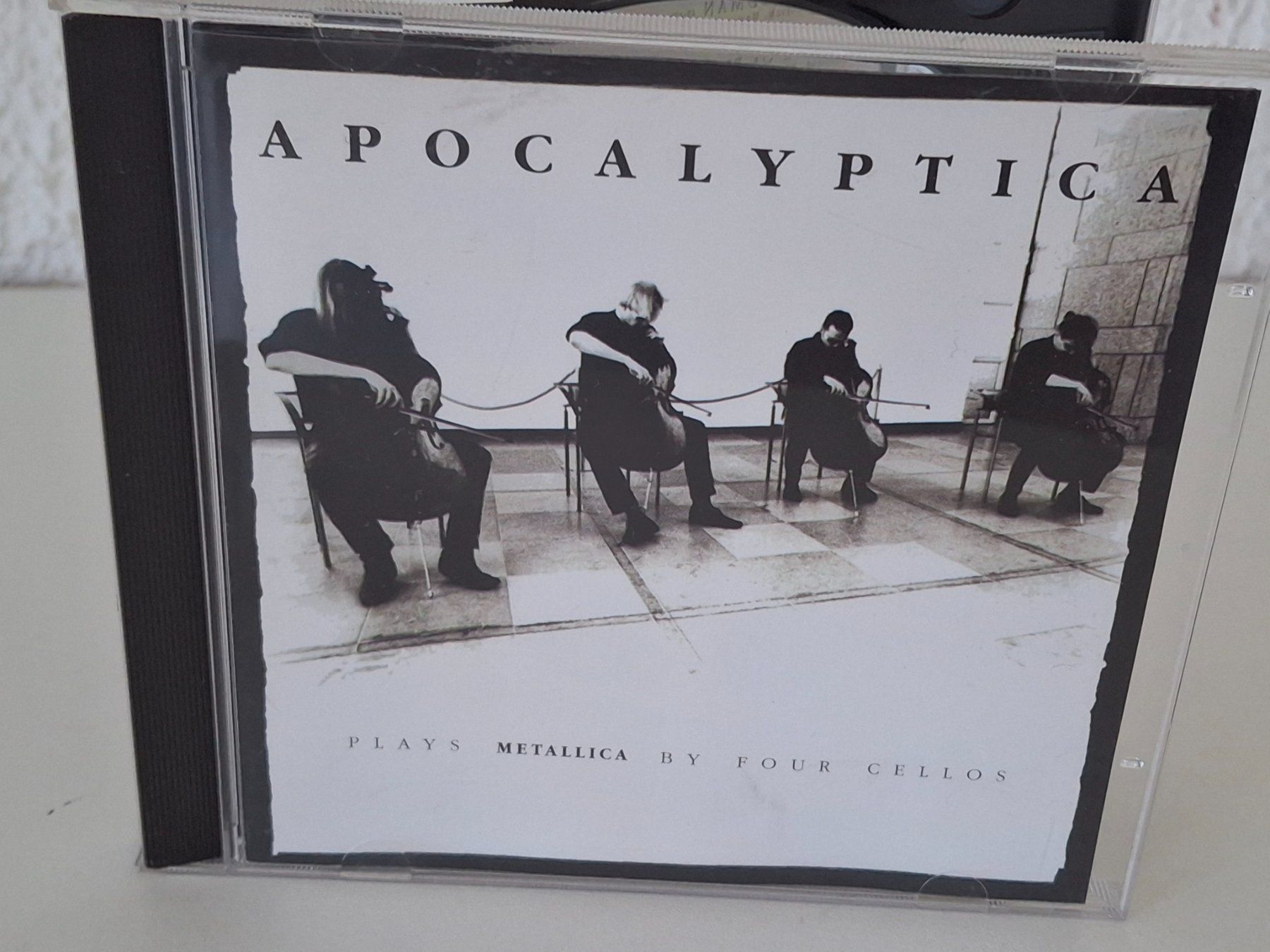 CD: CD Apocalyptica -  Plays Metallica – Usato da Aarberg venduto da Jackup1
