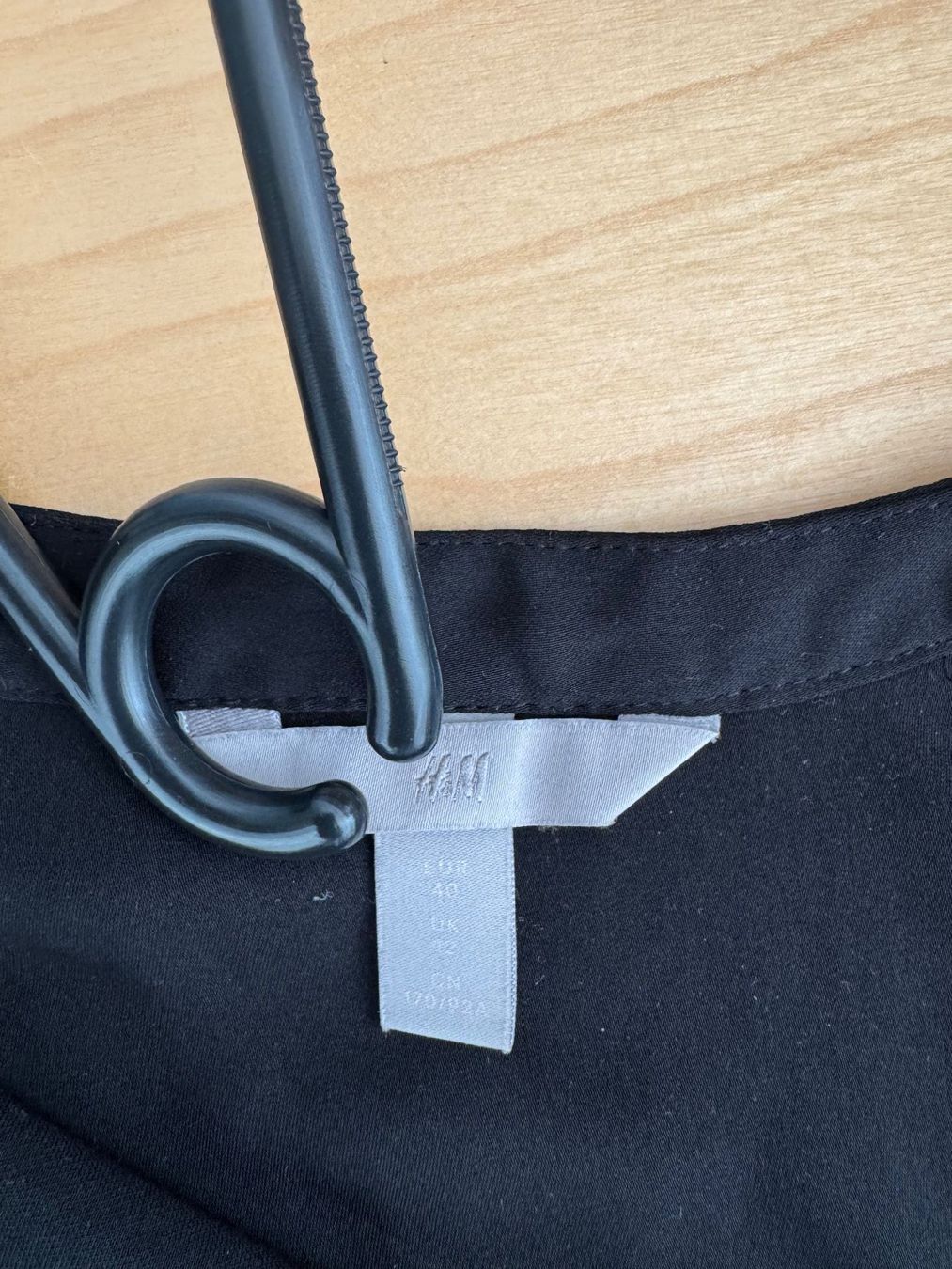 H&M Blusen: Bluse, ärmellos, Gr. 40, schwarz, H&M – Gebraucht aus Rorschacherberg von beeechen 4