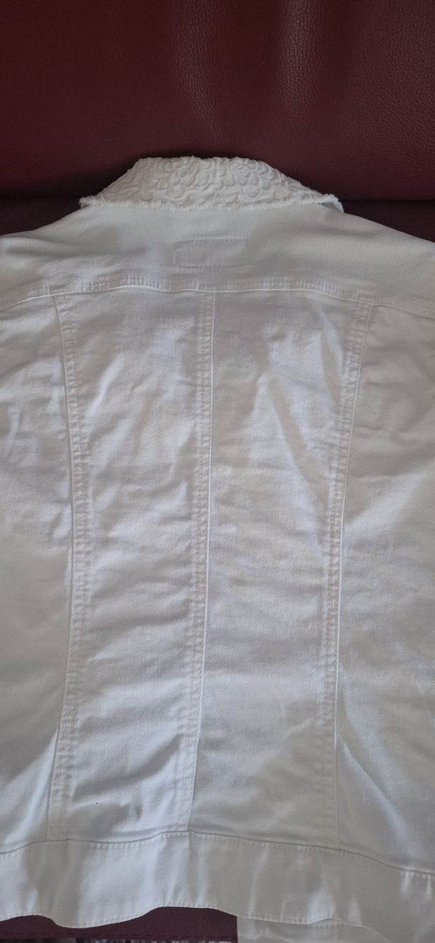 Marc Cain Vestes: Weisse Jeansjacke von Marccain 38 – D'occasion à Ried-Brig par Allerlei-2026 4