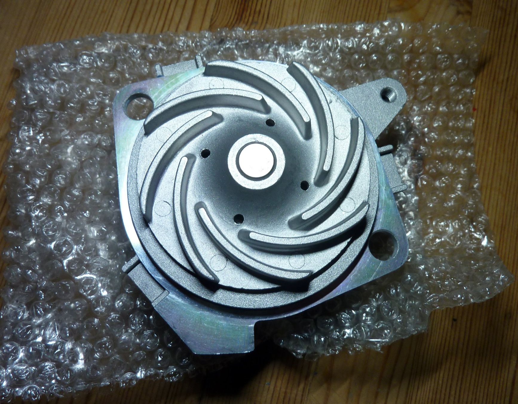 Alle Autoersatzteile: RIDEX 1260W0165 Pompe à eau – Neu (gemäss Beschreibung) aus Bern von Dedonegro