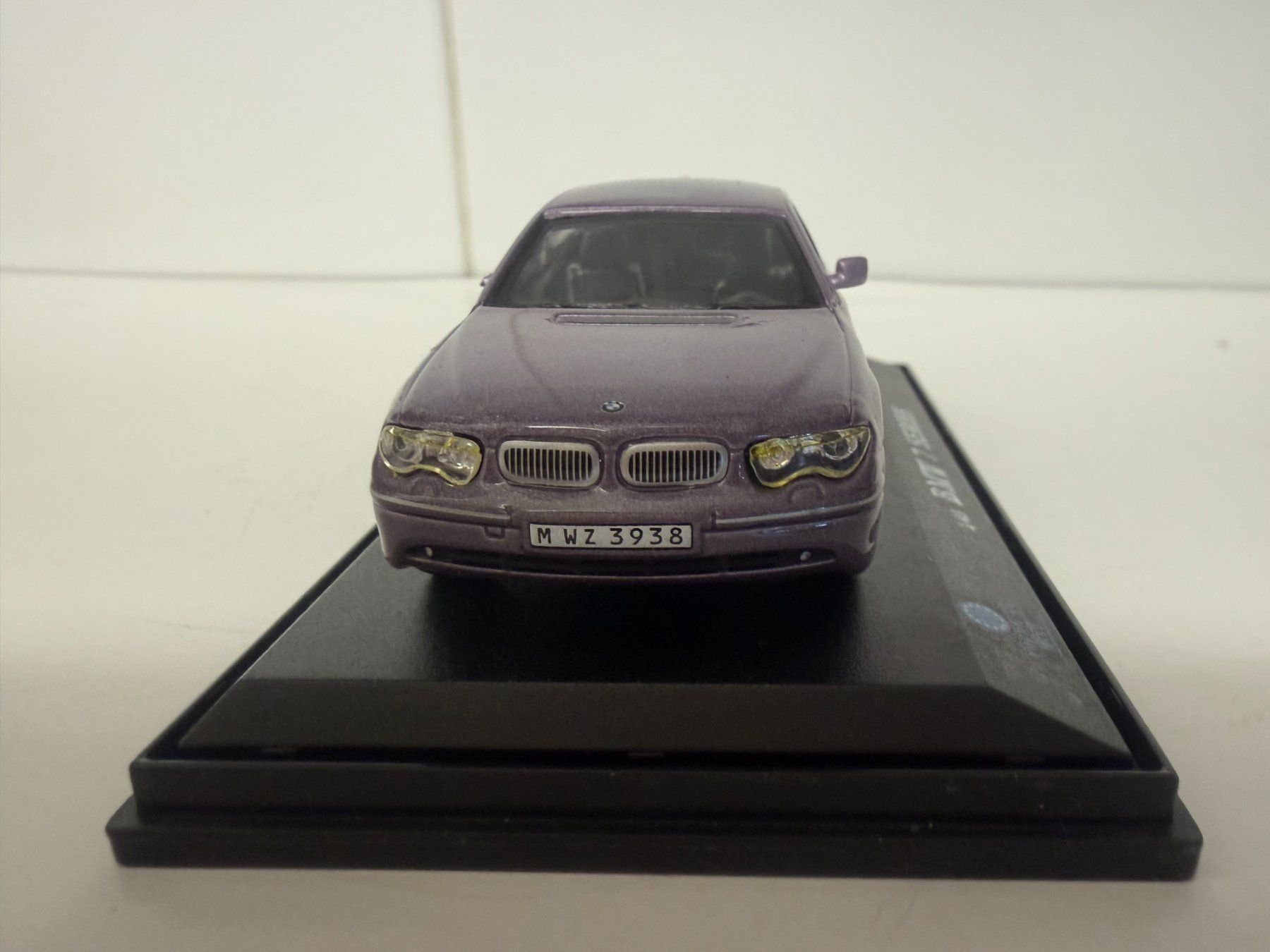 BMW Modellini d'auto: BMW 745i American Mint 1-43 / 4 – Nuovo e nell'imballaggio originale da Männedorf venduto da toroloco1953 4