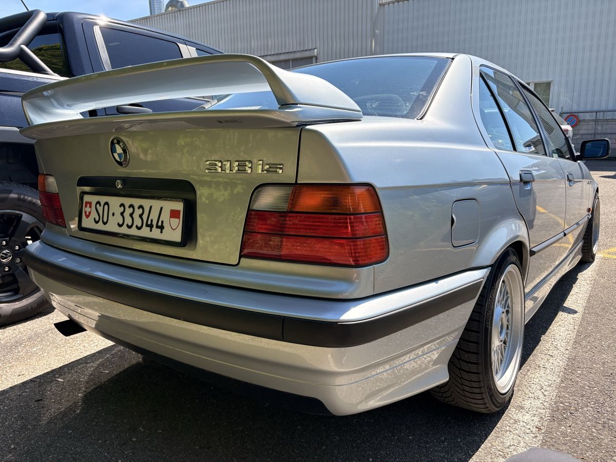 BMW Tutti pezzi di ricambio auto: BMW e36 Class II Heckspoiler Replika Arktissilber – Usato da Aeschi SO venduto da SiMondo 3