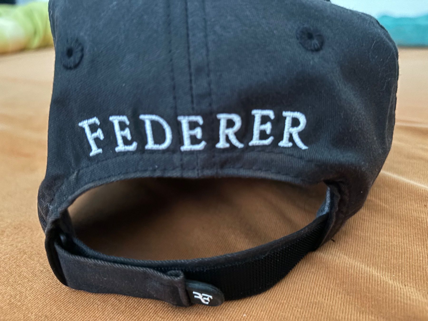 Nike Copricapi, berretti & cappellini: Cap Roger Federer schwarz mit Unterschrift – Usato da Hochdorf venduto da F13_08 3