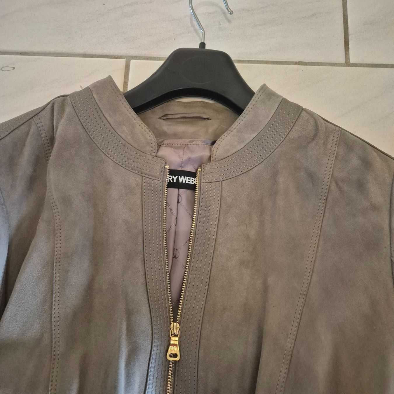 Gerry Weber Giacche: Damen Wildlederjacke GERRY WEBER – Usato da Arni AG venduto da kurtrmeier 1
