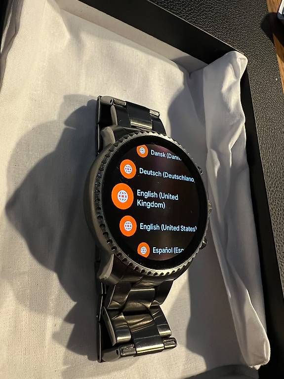 Smartwatch: Fossil Explorist HR 45mm Edelstahl Smartwatch – Usato da Maienfeld venduto da FBen 1