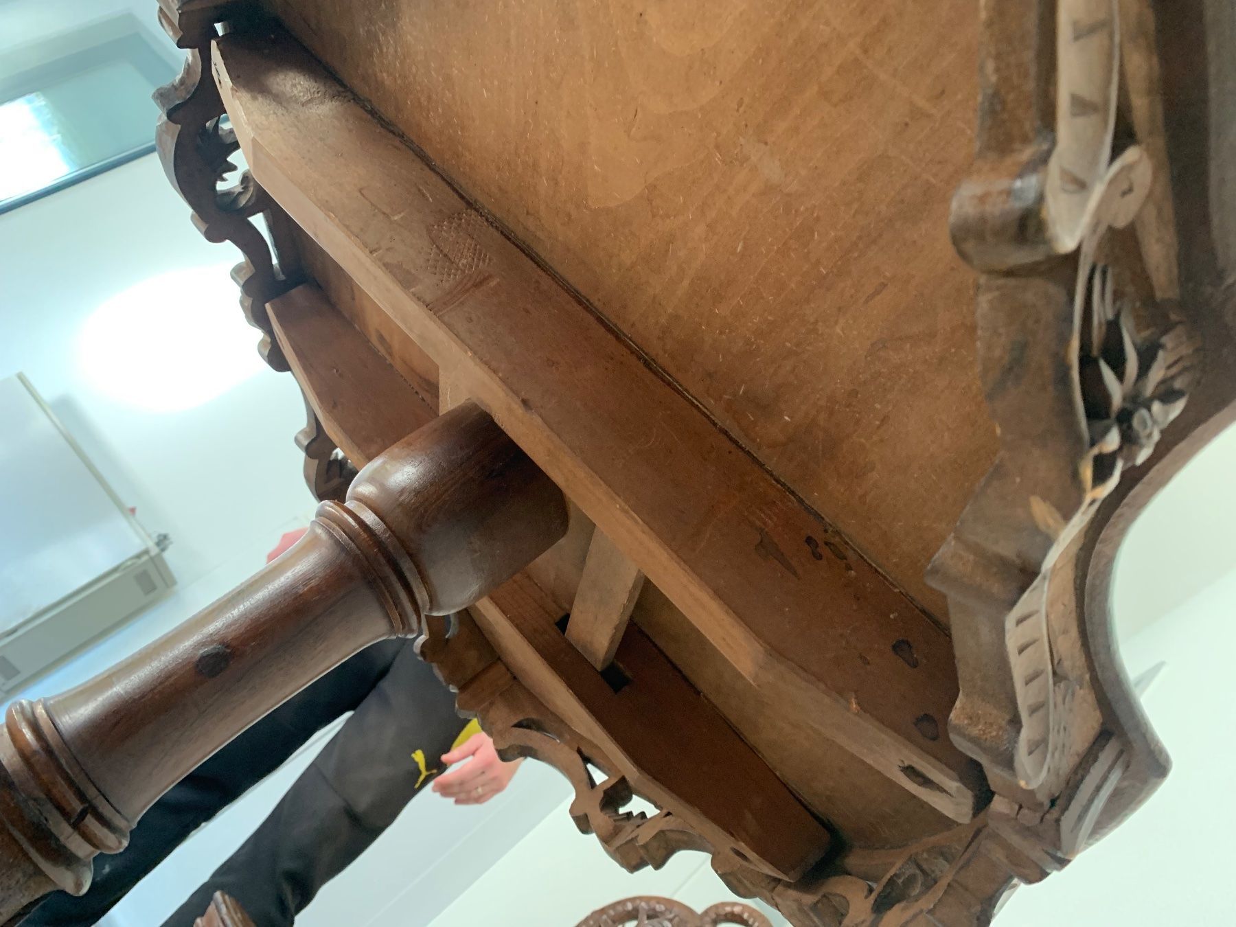 Set di tavolo e panche: Antike Brienzer Sitzgarnitur gefertigt um 1890 – Usato da Rothrist venduto da Oddymanliane 7