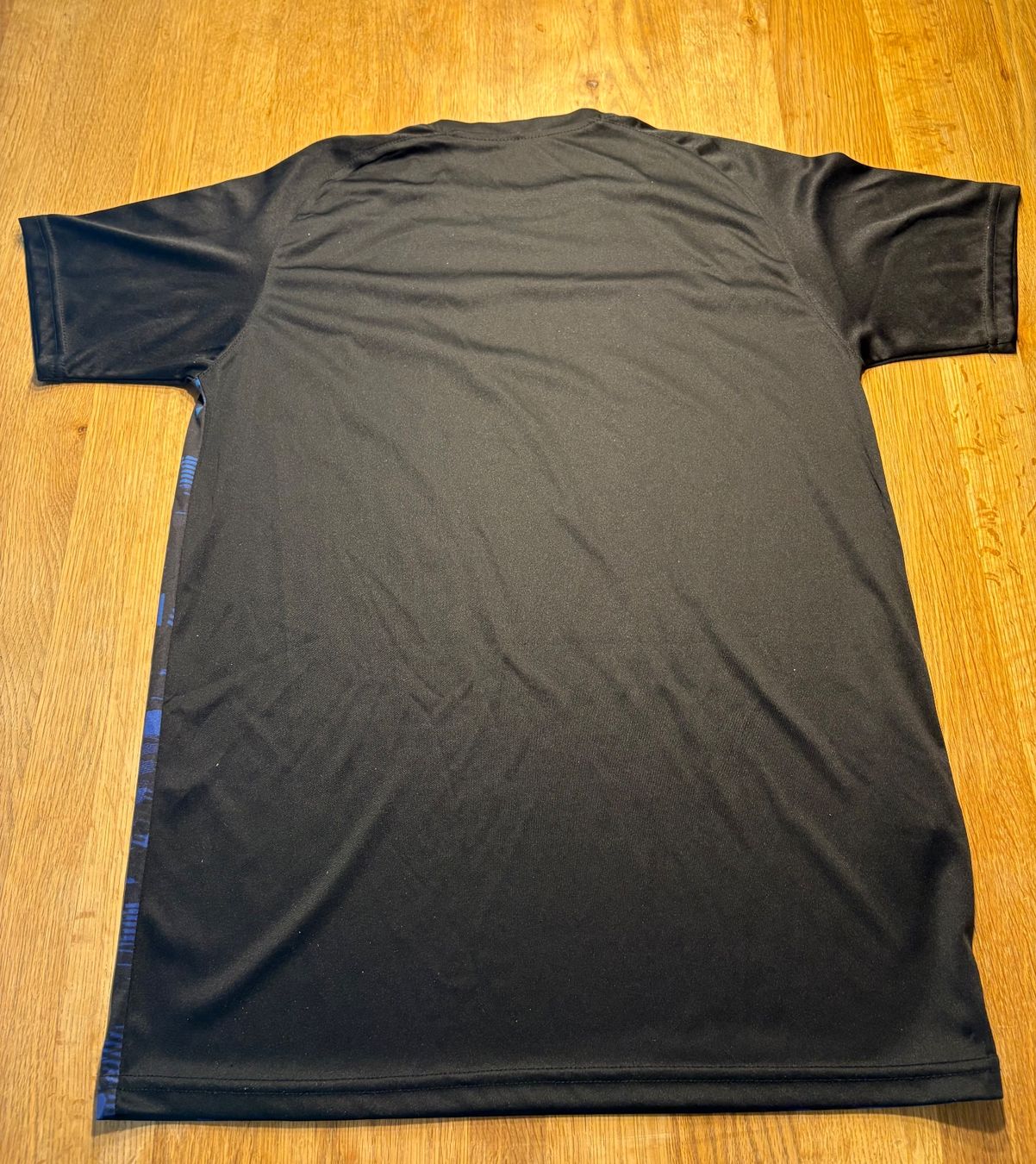 Real Madrid Maillots de corps & Pantalons: Trainingstrikot Real Madrid – D'occasion à Belp par mikemaru 1