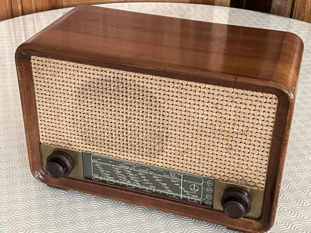 Paillard Radios: Schweiz kleinradio Paillard – Défectueux à Oftringen par Jradioman 2