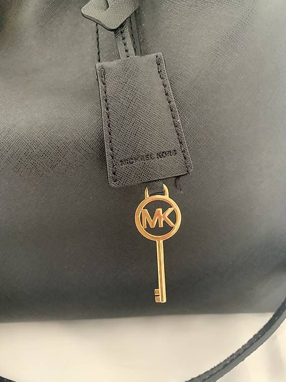 Sacs femmes: Michael Kors Hamilton Large "schwarz" – D'occasion à Zürich par dig_7v7m 3
