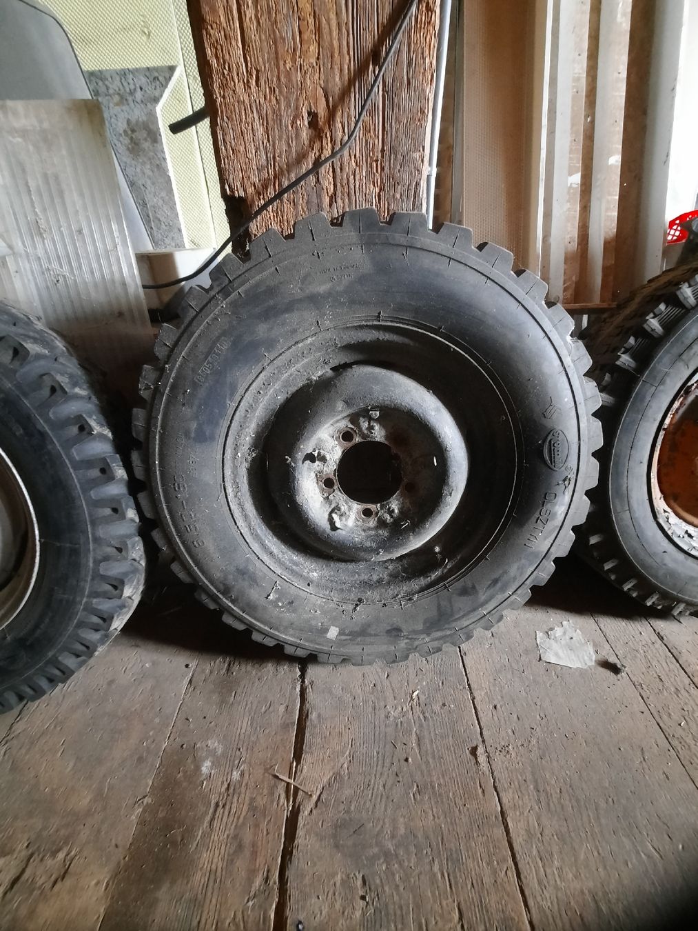 Jeep Pneumatici & Ruote complete: Roue pour Willys Jeep – Usato da La Ferrière venduto da sim_q8gs 5