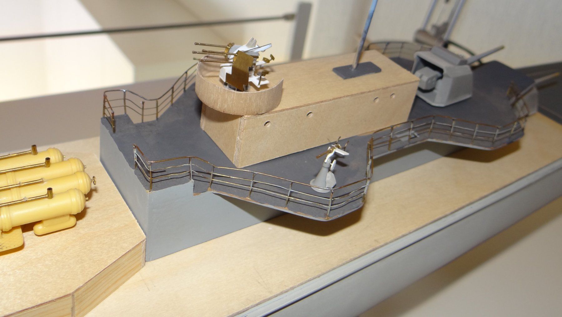 Modellismo RC: Modellrumpf und Teile zu Zerstörer oder anderes Schiff – Usato da Ennetbürgen venduto da wh2 2