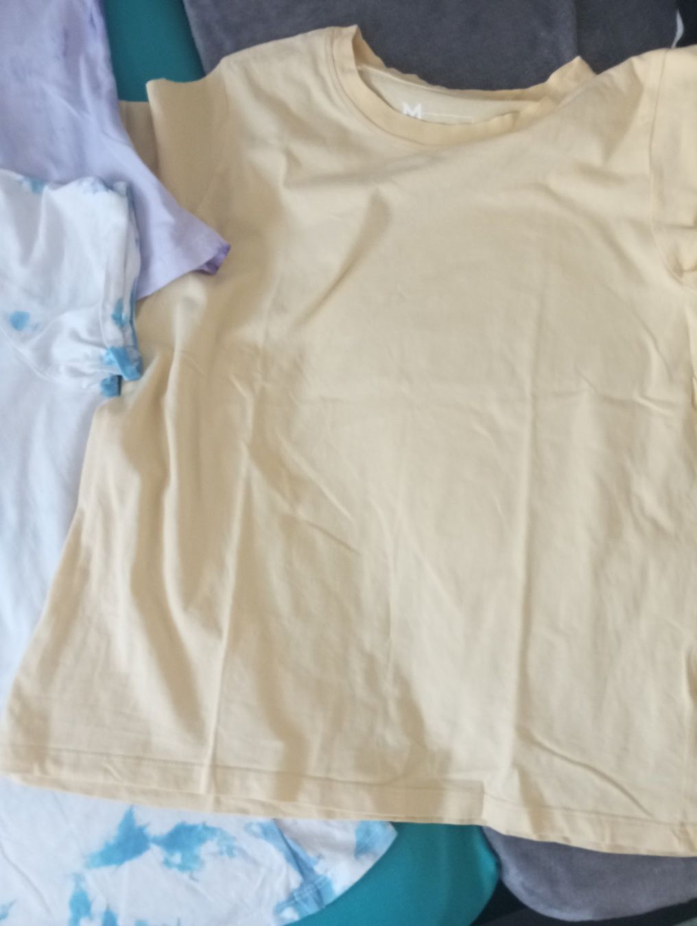 Kleiderpakete & -sets: T-Shirt & Shorts/kurze Hose – Gebraucht aus Amriswil von cbe_cr6q 5
