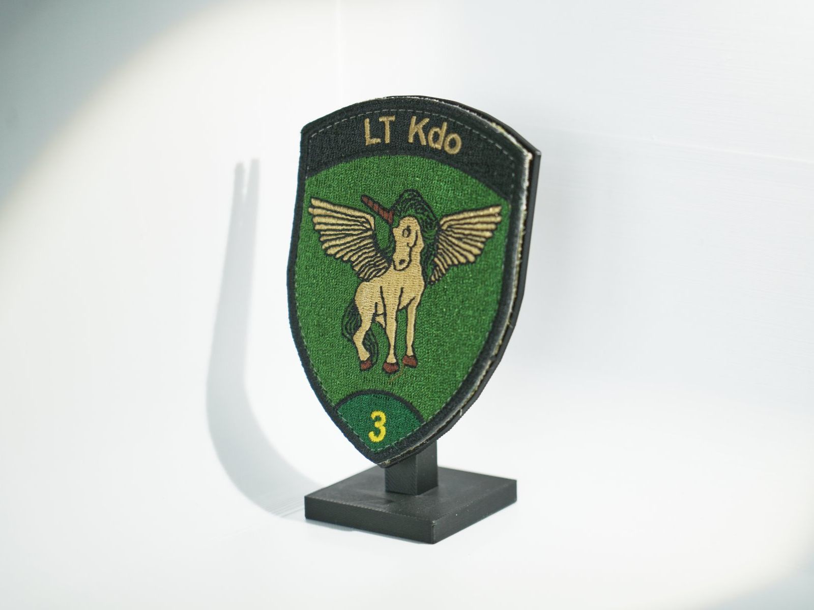 Ladenausstattungen & Messebau: Patchhalter, Patchstand, Ständer für Abzeichen, Badgehalter – Neu (gemäss Beschreibung) aus Emmenbrücke von Schichtwaer.ch