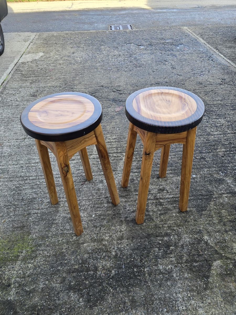 Sgabelli: Handgemachte Hocker aus Olivenholz – Usato da Wettingen venduto da fapppio28 1