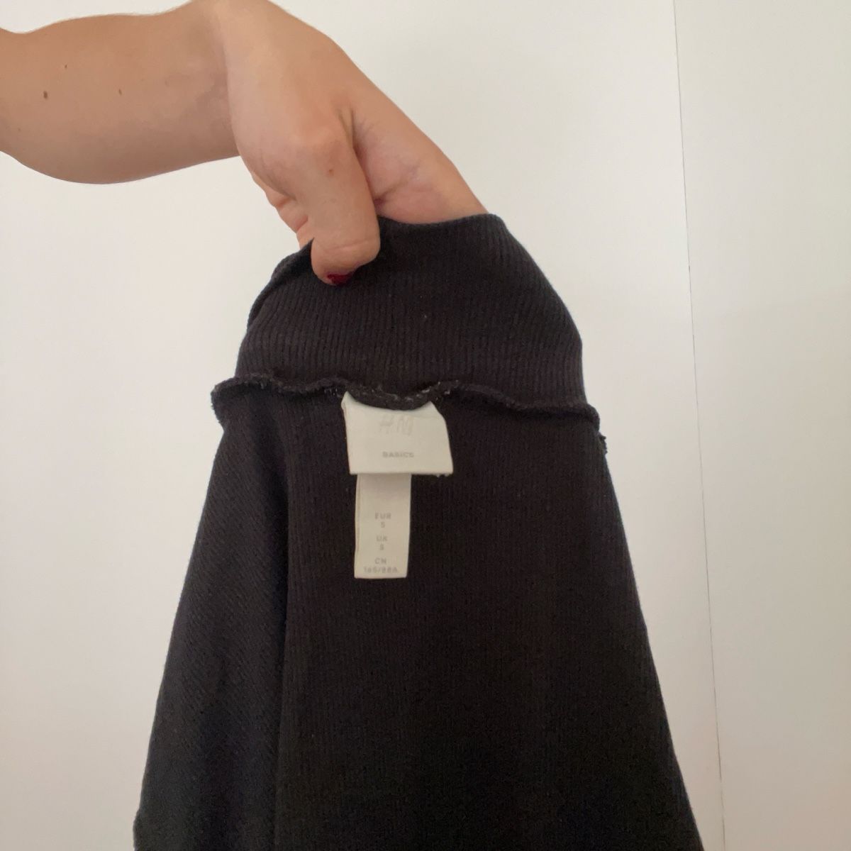 H&M Maglioni & Felpe: Schwarzer Rollkragenpullover, Grösse S – Usato da Baden venduto da Julikoo 2