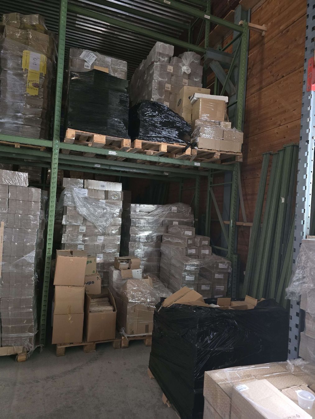 Scaffali: Regalsystem Lager Einrichtungsgegenstände gebraucht – Usato da Safenwil venduto da Leo.87. 1
