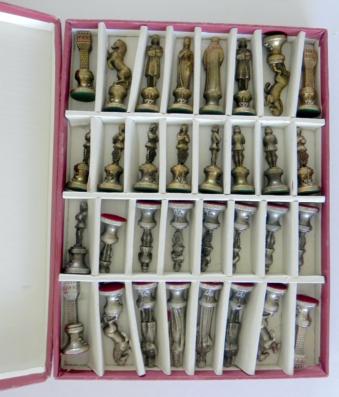 Figurines: Schachfiguren aus Metall – Neuf (Voir description) à Zürich par Naeb123