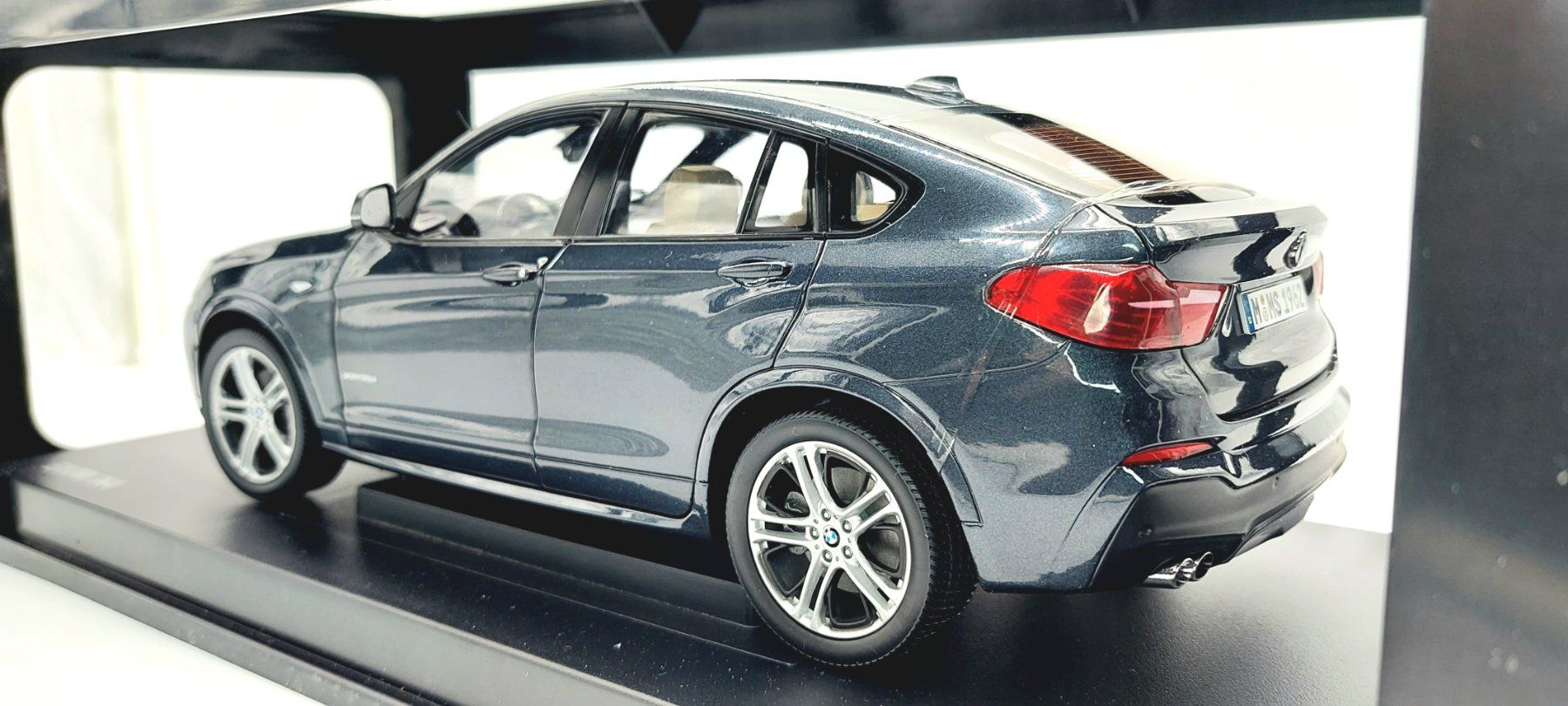 BMW Modellini d'auto: 1/18 BMW X4 XDrive 35d – Nuovo e nell'imballaggio originale da Villars-sur-Glâne venduto da Danger_Mod 6