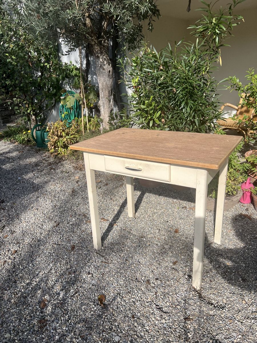 Tische: Vintage Küchentisch – Gebraucht aus winterthur von Cw5