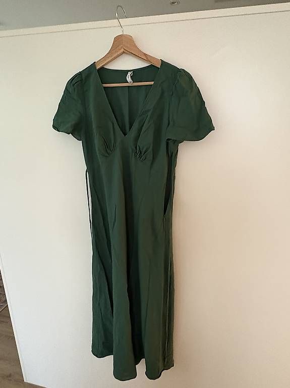Vestiti: Grünes Sommerkleid von Mango – Usato da Kloten venduto da DianaH1990 1