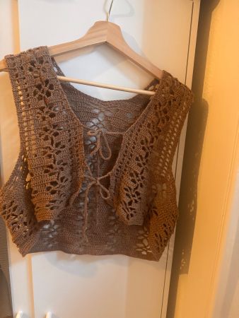 Gilet en crochet brun