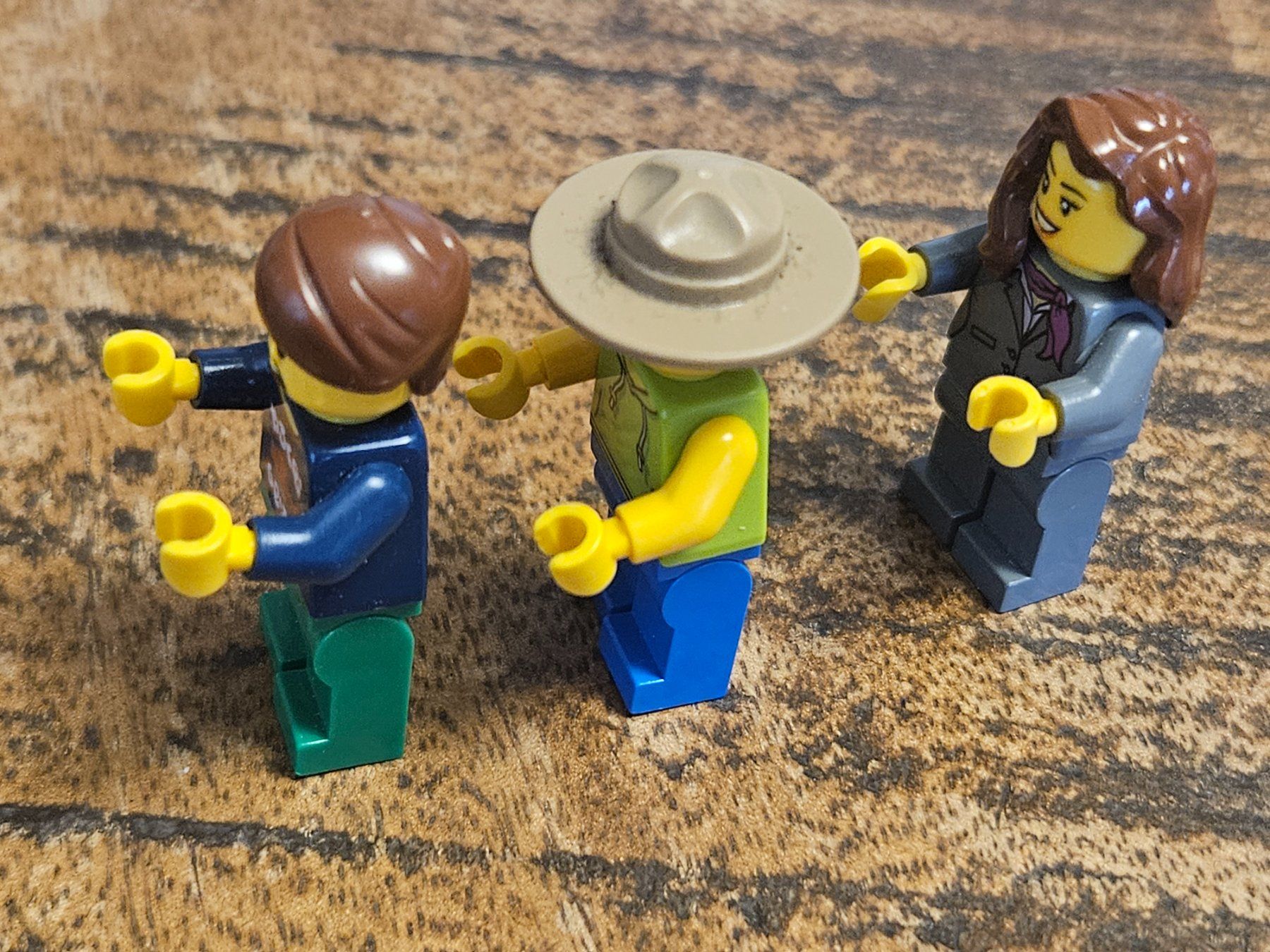 Lego Kit di costruzioni: lego lot de 3 figurines – Usato da Confignon venduto da Ecrofigs 2