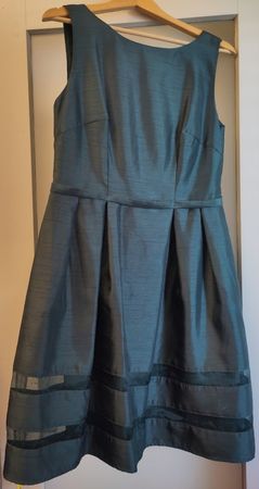 Grünes ausgefüttertes Partykleid von Bravissimo, Gr. 38