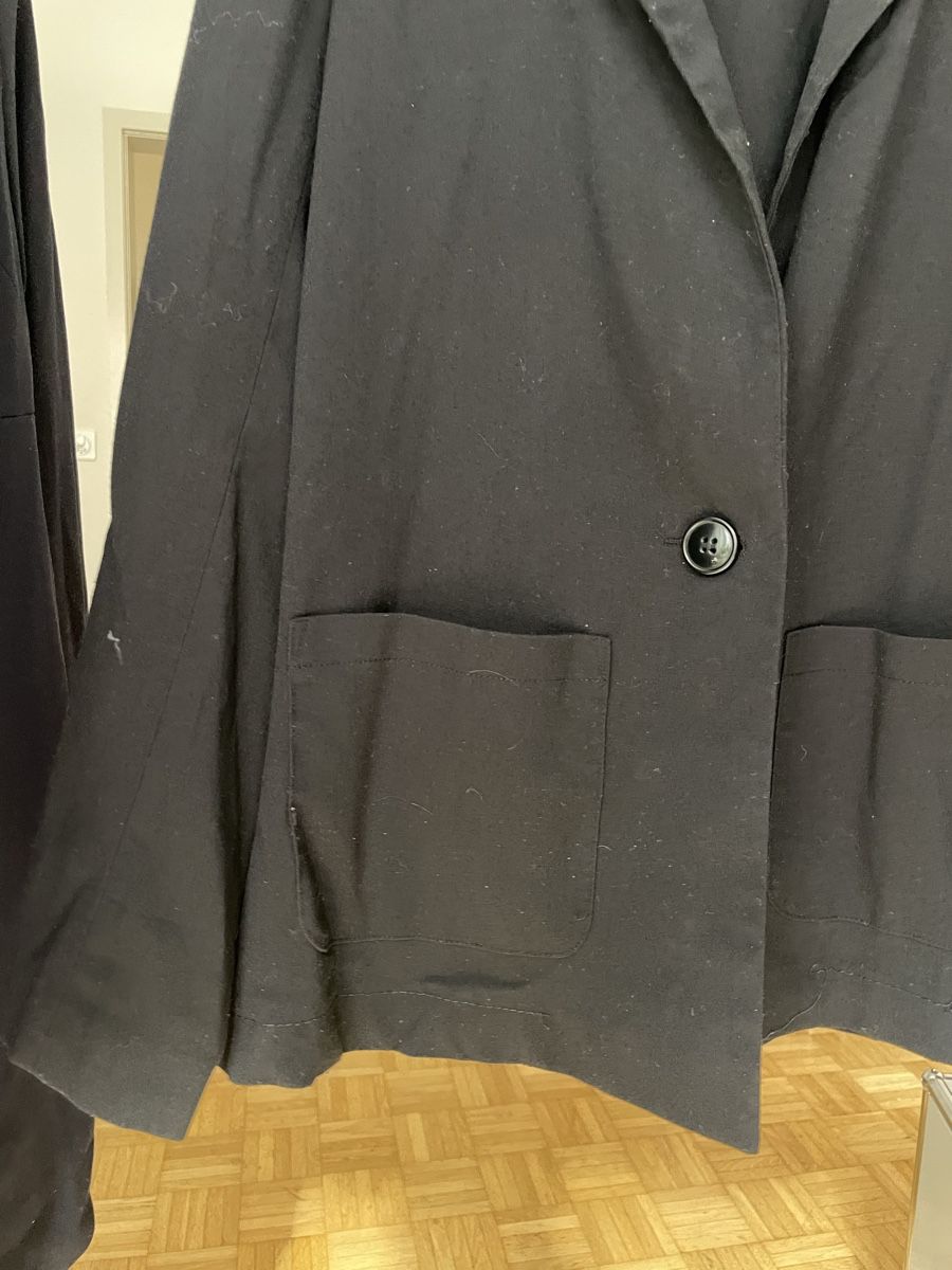 Giacche: Schwarzer Blazer, Grösse S/M – Usato da Zürich venduto da Carlajimena 4