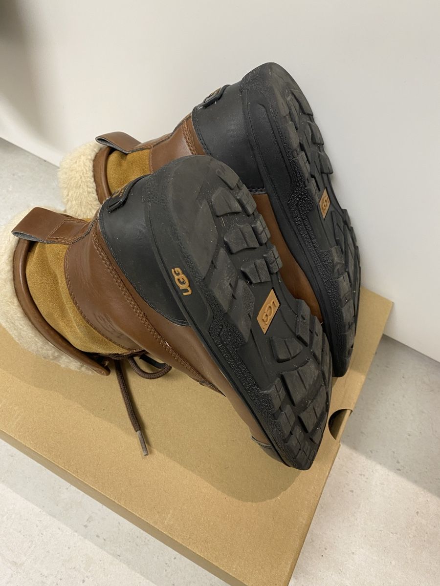 Ugg Chaussures garçon: Ugg K Butte II Gr.35 – D'occasion à Affoltern am Albis par Vsyra 1