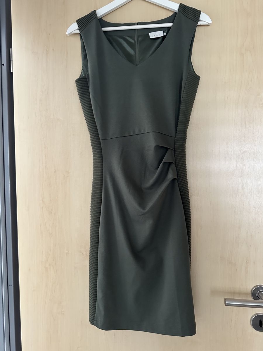 Vestiti: Kleid figurbetont – Nuovo (secondo la descrizione) da Aesch LU venduto da dW.2x7