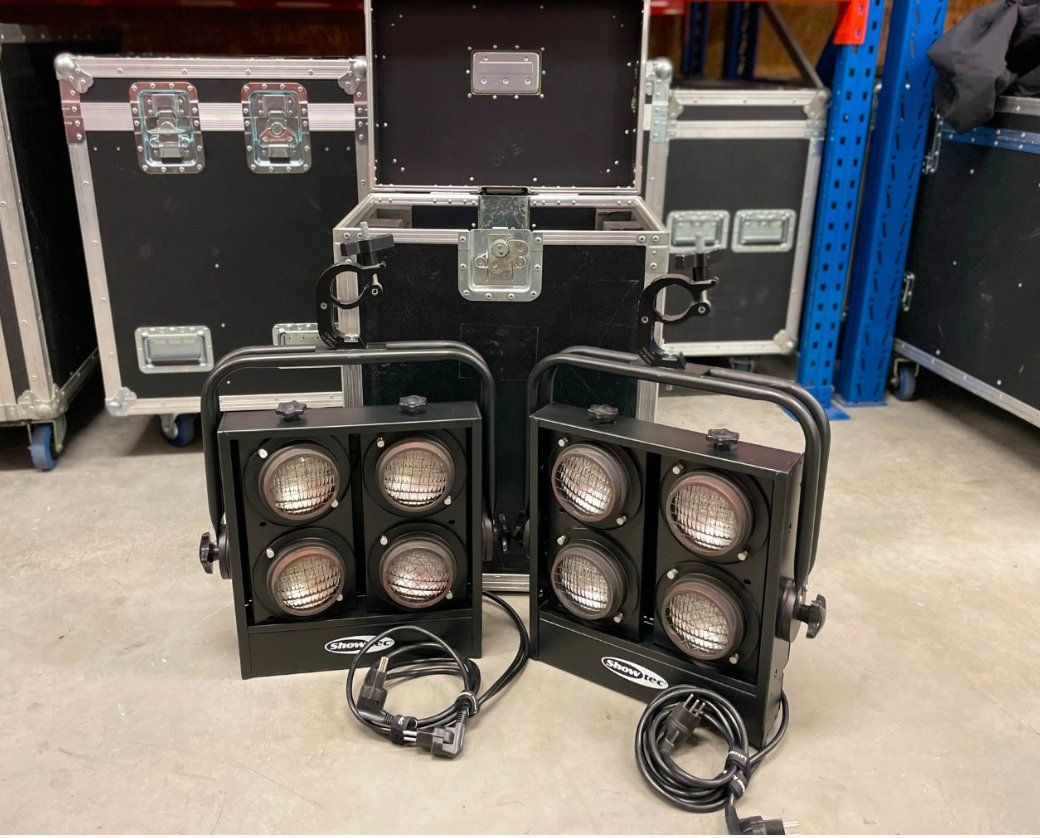 Showtec Lampade: Showtec Audience Blinder 4-fach – Usato da Maienfeld venduto da LehnerAkustikAG
