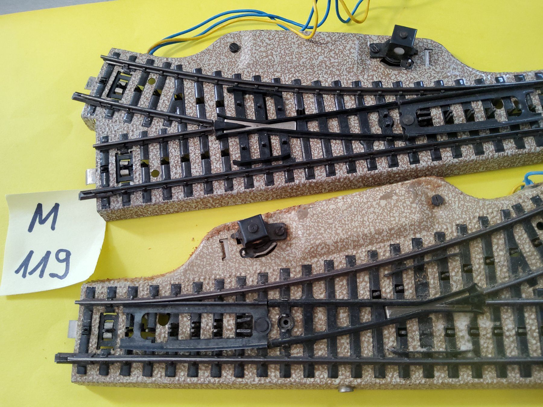 Märklin Modellini di ferrovie: 2 Märklin M-Weichen H0 – Usato da Grüningen venduto da VENOM59 1