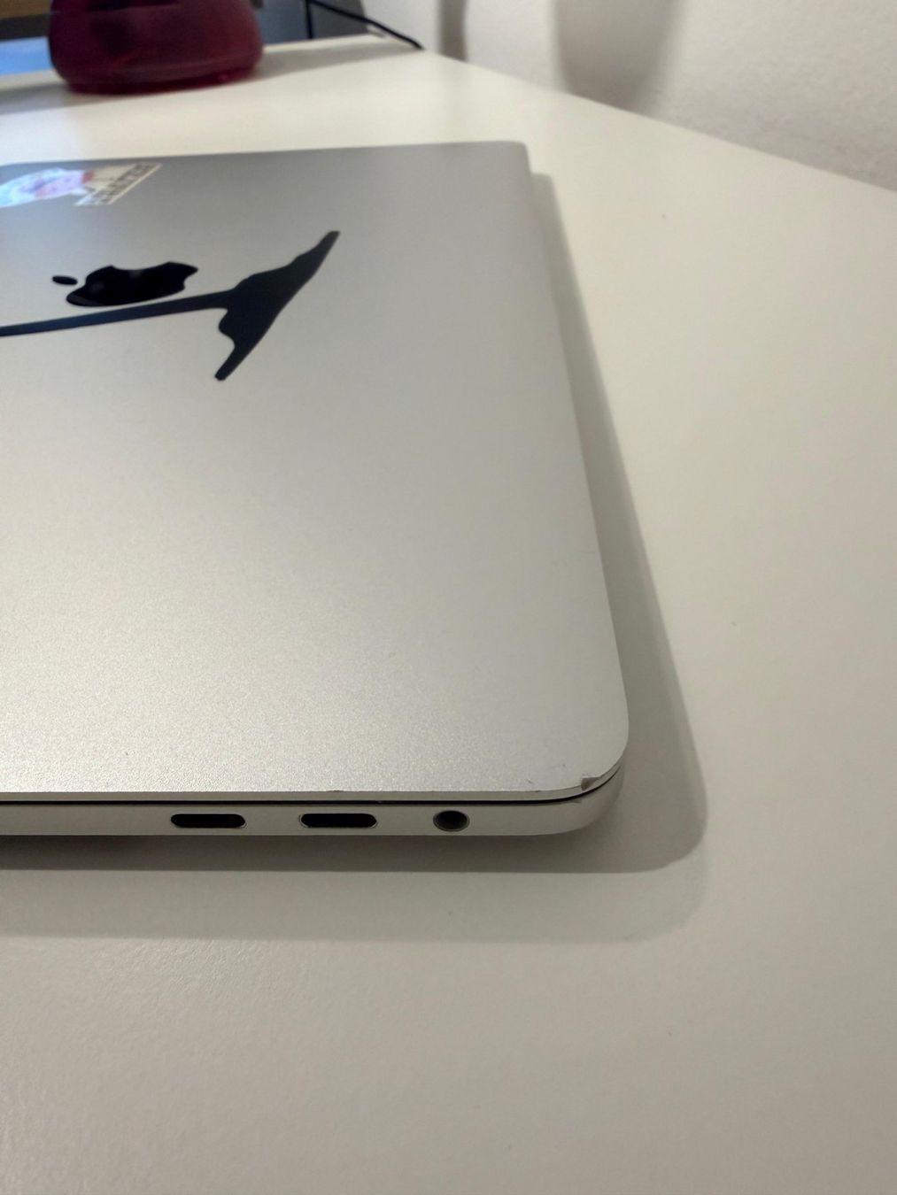Apple Notebook: MacBook Pro 13" 2017 – Touch Bar – Usato da Zug venduto da XWORMAP 4