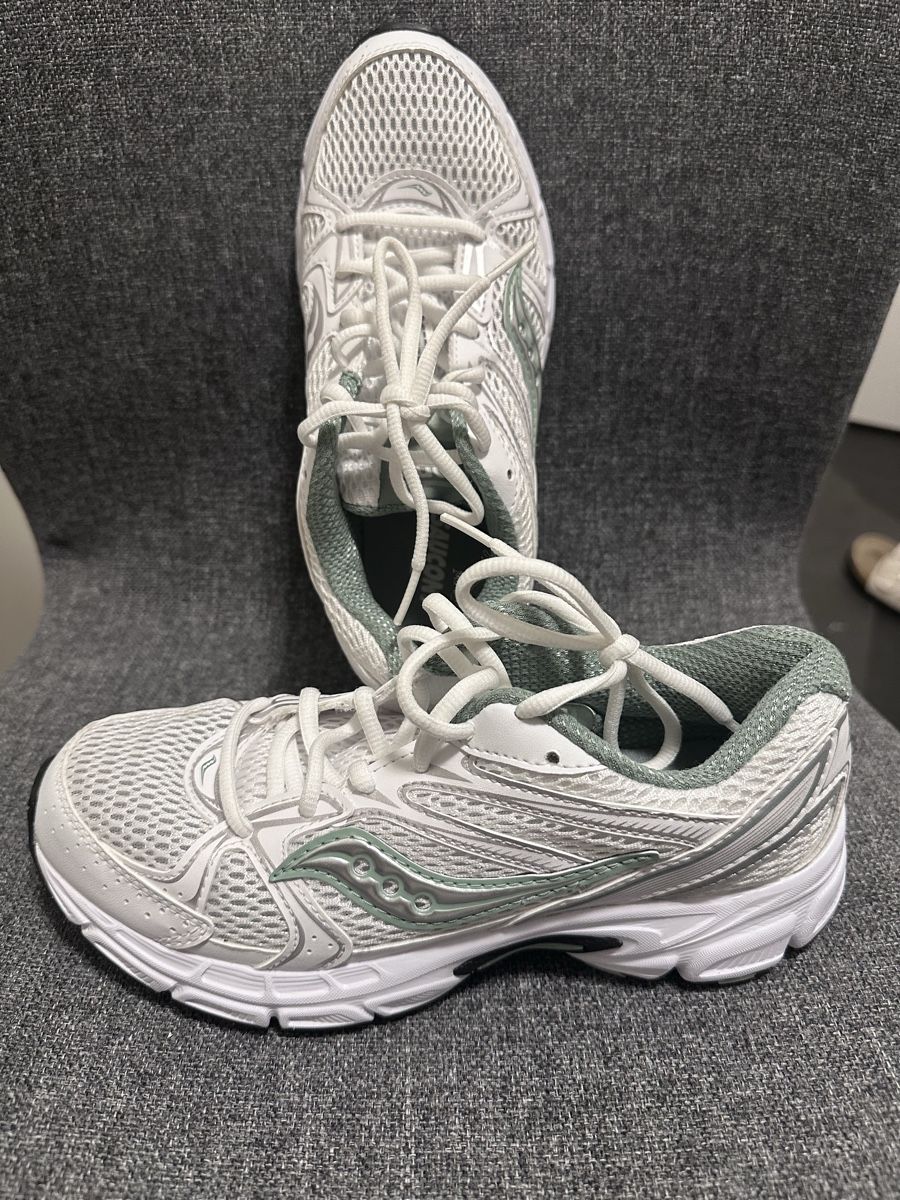 Saucony Chaussures femmes: Saucony ProGrid Omni 9 – D'occasion à Zürich par rob_m59r