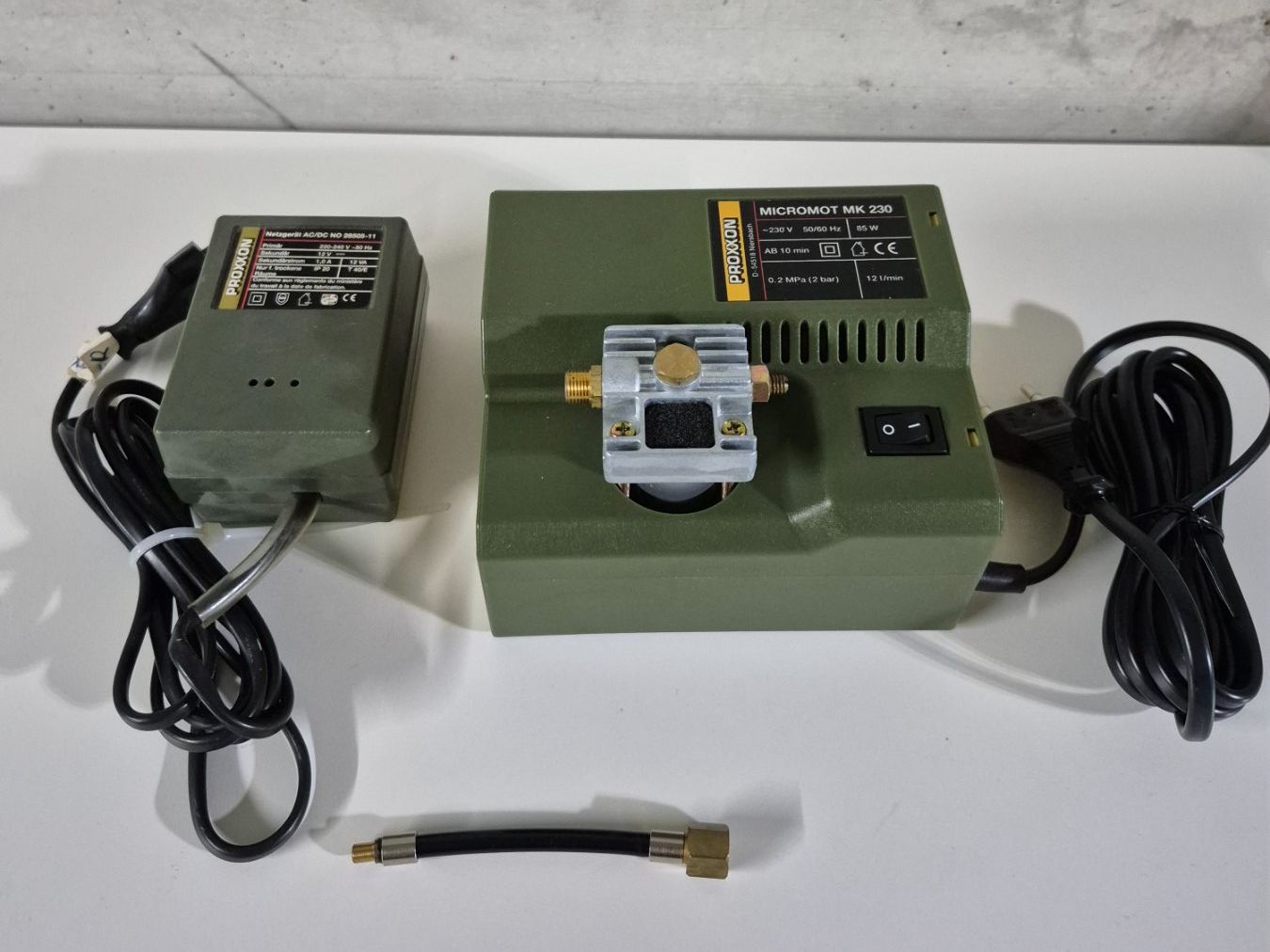 Proxxon Tutti gli attrezzi: Proxxon Kleinkompressor MK230, Airbrush – Usato da Hornussen venduto da Ibex1 1