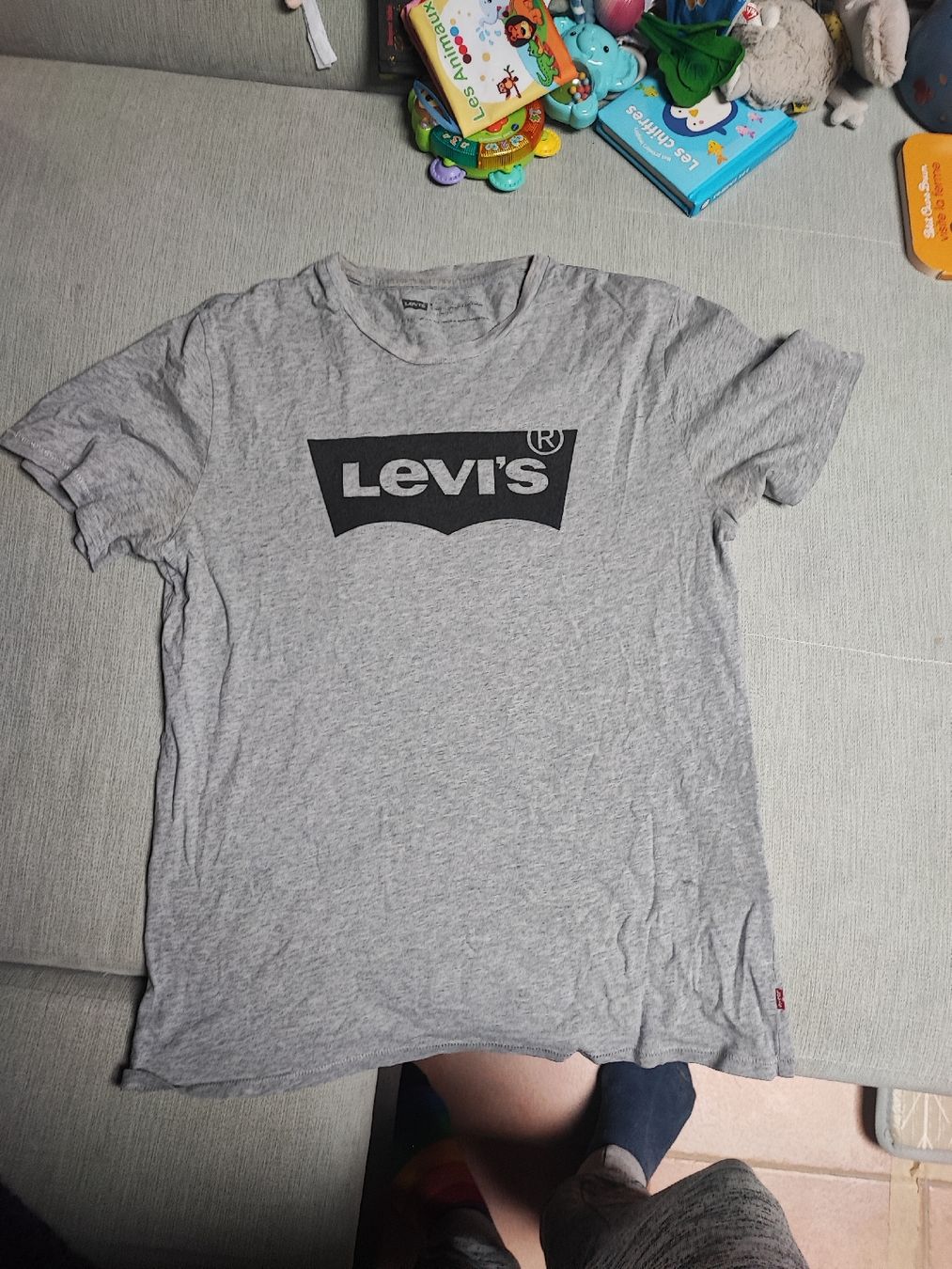 Levi's T-shirt: T-Shirt Levis taille M – Usato da Vullierens venduto da Saway