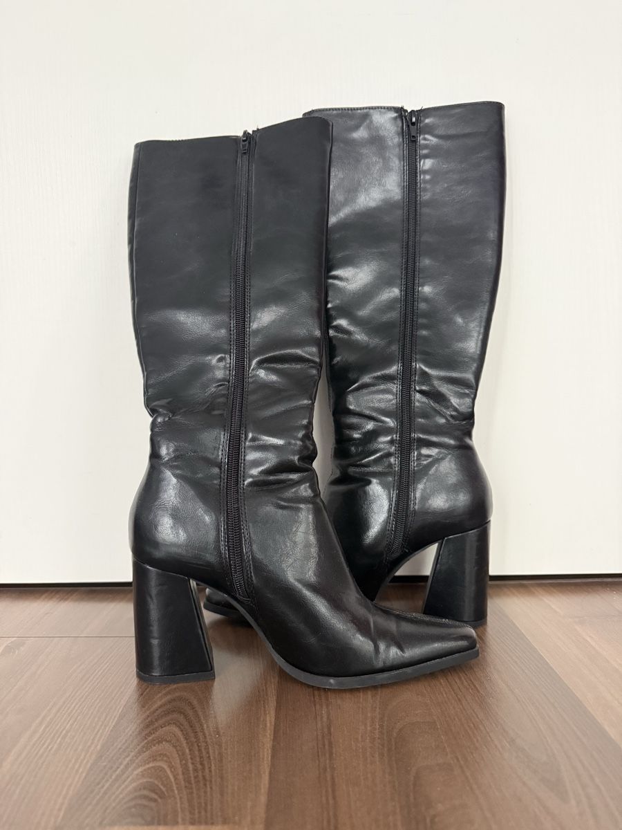 Bershka Scarpe da donna: Bershka Boots – Usato da Herisau venduto da deb_5qfc 1