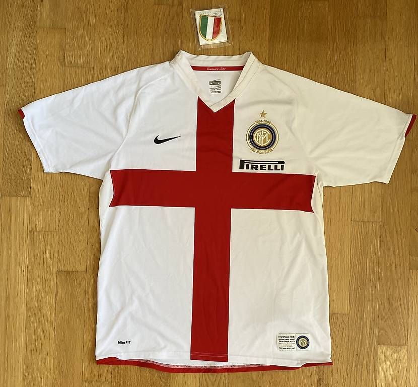 Maillots de corps & Pantalons: Inter Mailand Jubiläumstrikot – D'occasion à Davos Frauenkirch par jony86
