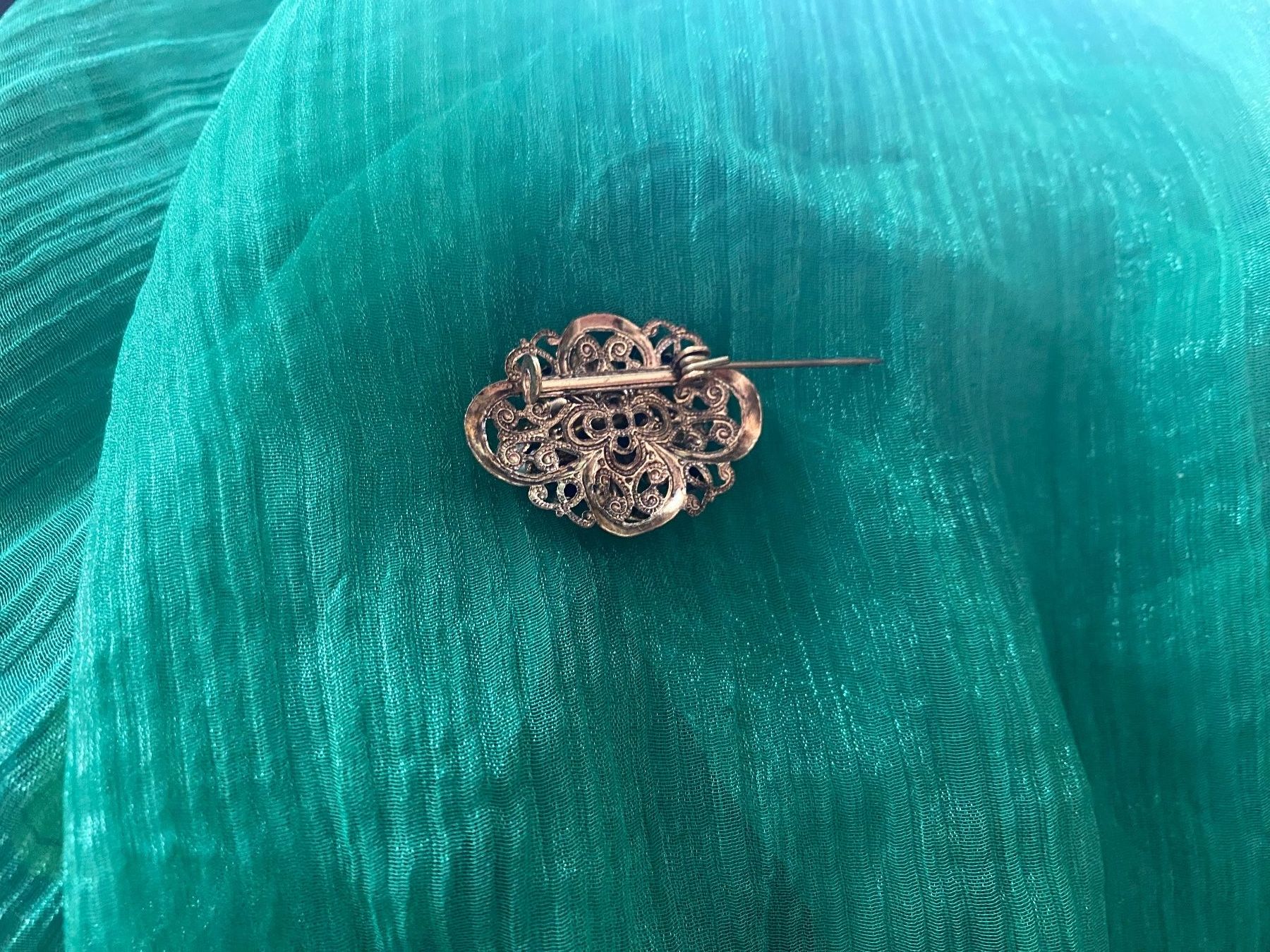 Broschen & Nadeln: RARITÄT - edle & antike Brosche Modeschmuck, 3x2cm – Gebraucht aus Winkel von ferrari2022 3