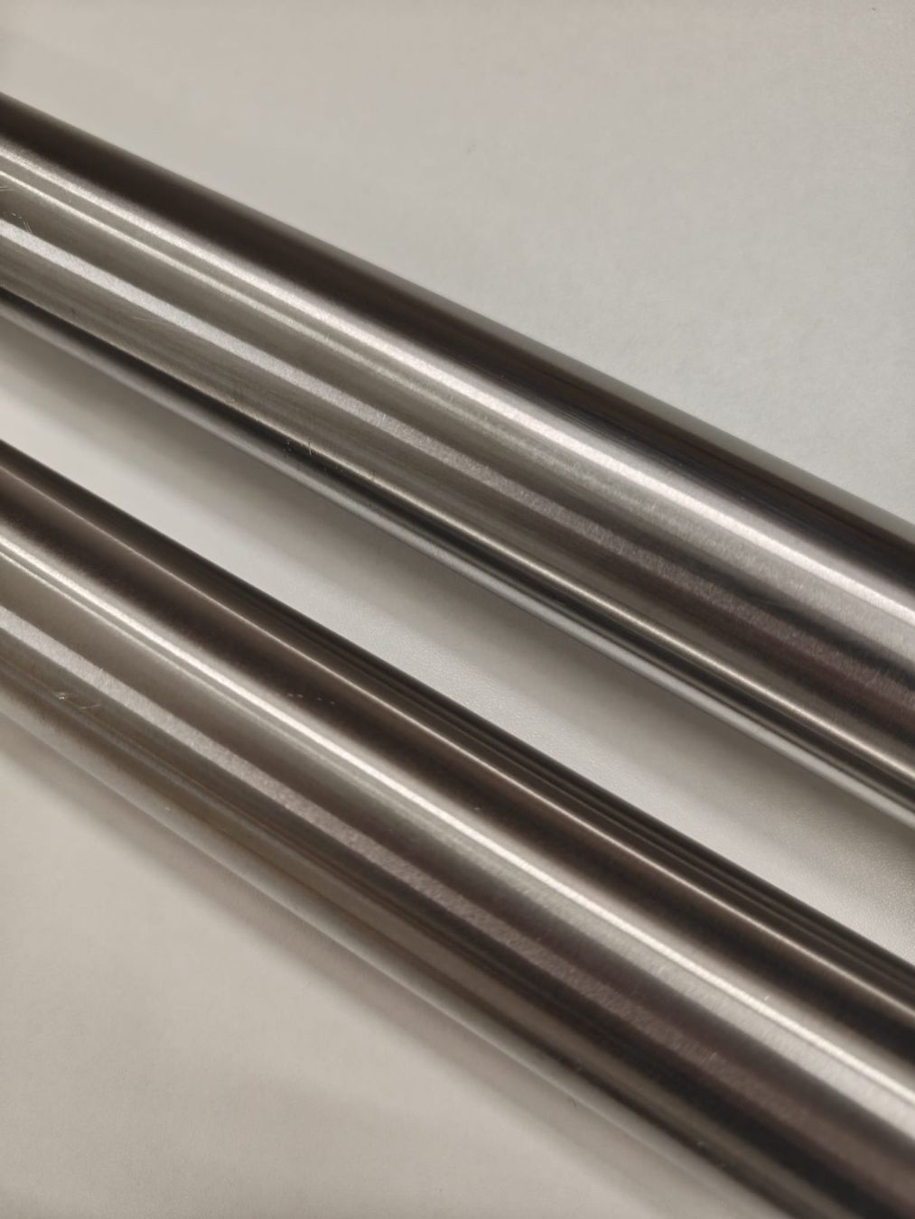 Profilati: Edelstahl Inox Rohre Rohmaterial – Usato da Hünenberg venduto da Papa50 1